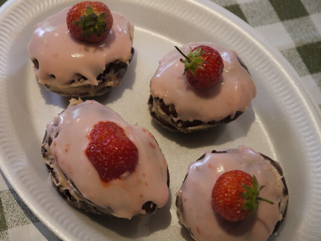 Strawberry Whoopie Pies